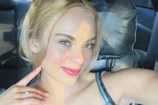 Mladá maminka dvojčat vyrůstala v přísné katolické rodině. Přesto otěhotněla už v 15 letech - Super.cz